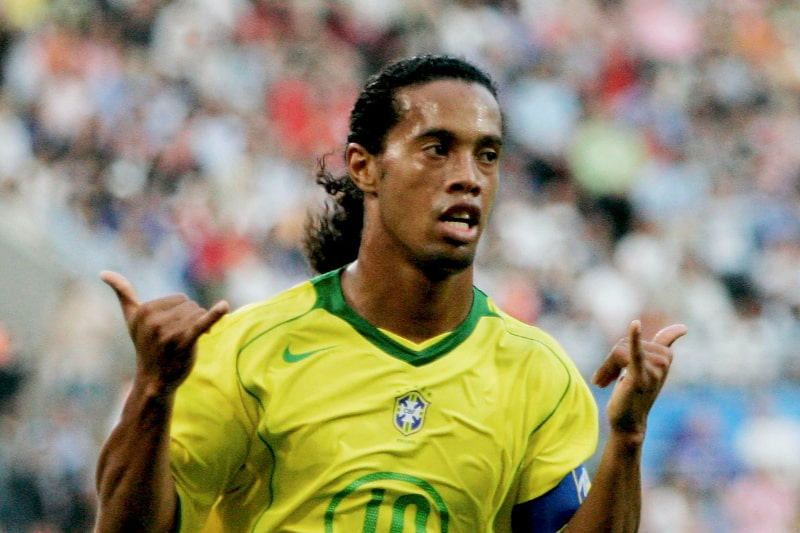 Ronaldinho là chân sút huyền thoại của Brazil